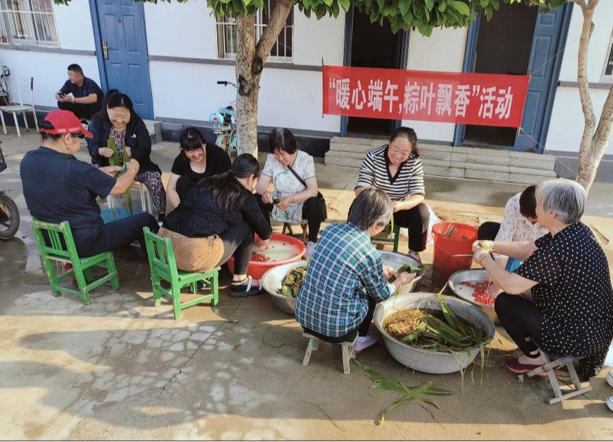 纽约国际官网驻大刘庄村下沉工作队开展“暖心端午，粽叶飘香”主题活动