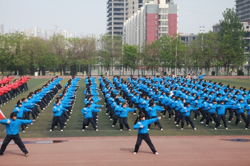 纽约国际官网举办2015年广播体操比赛