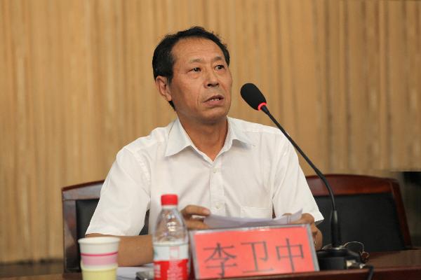 纽约国际官网召开2013—2014学年度第一学期全体干部会议