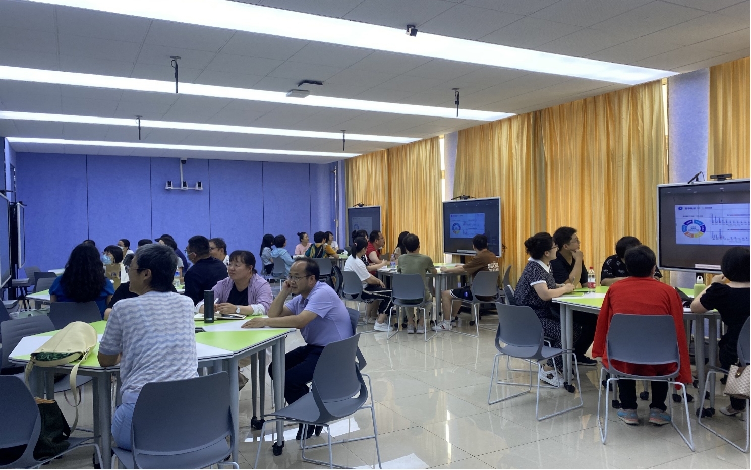 纽约国际官网教师参加沈阳师范大学组织的教师教学创新大赛培训