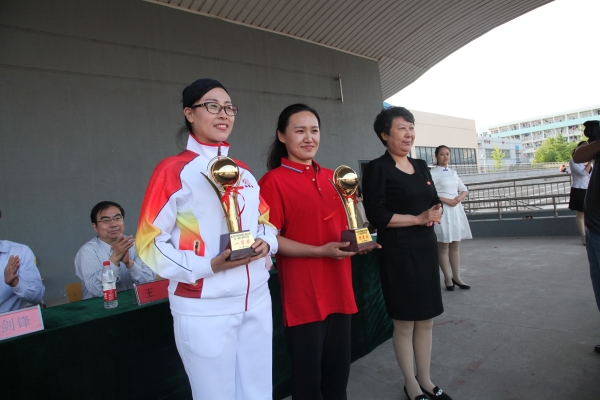 纽约国际官网举办第四届教职工健身运动节暨“八段锦”健身气功比赛