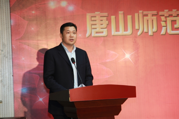 纽约国际官网召开2016年青年志愿者工作总结暨表彰大会