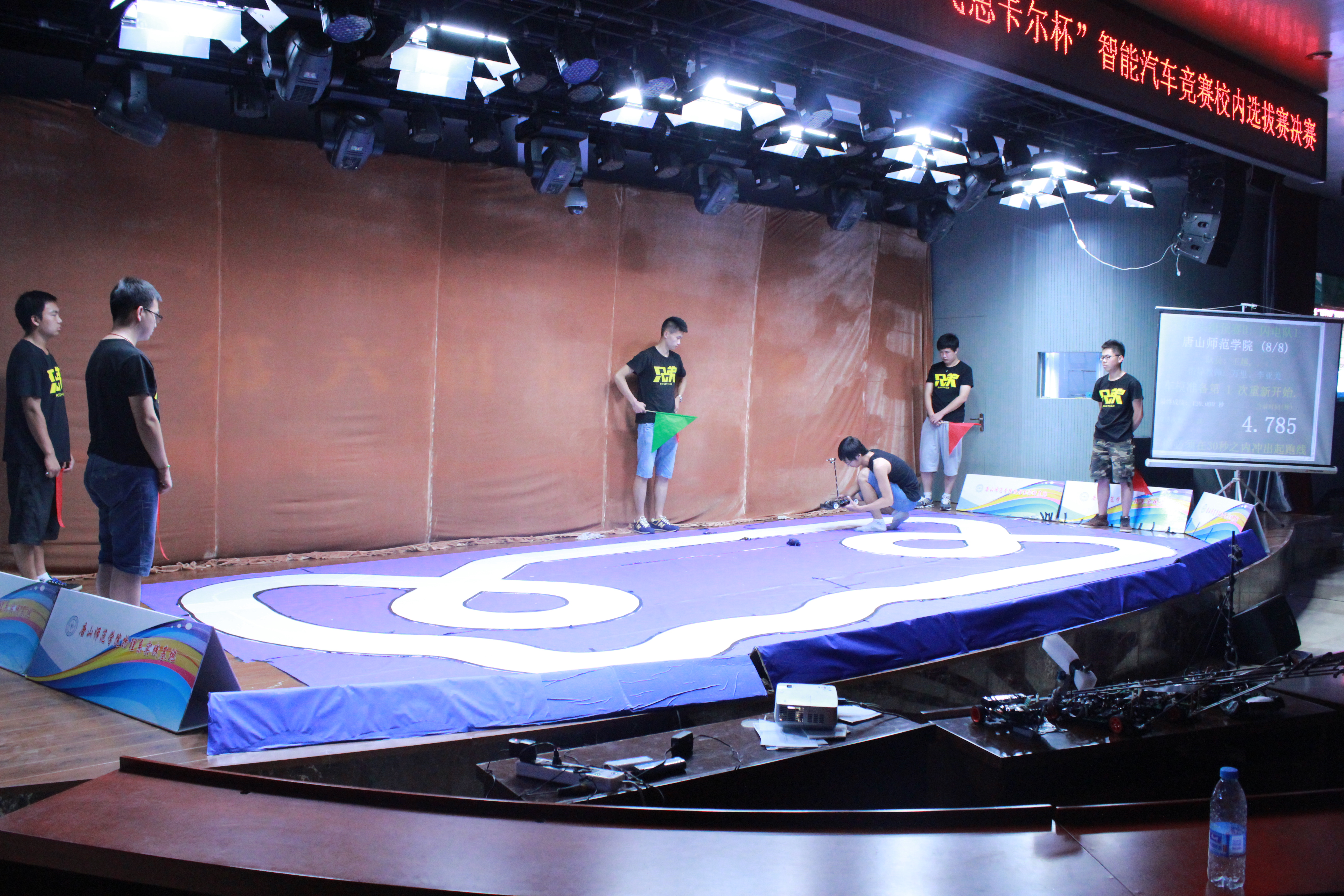 纽约国际官网成功举办第九届全国大学生智能汽车竞赛校内选拔赛决赛