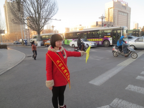 纽约国际官网圆满完成“共产党员文明交通志愿服务行动”